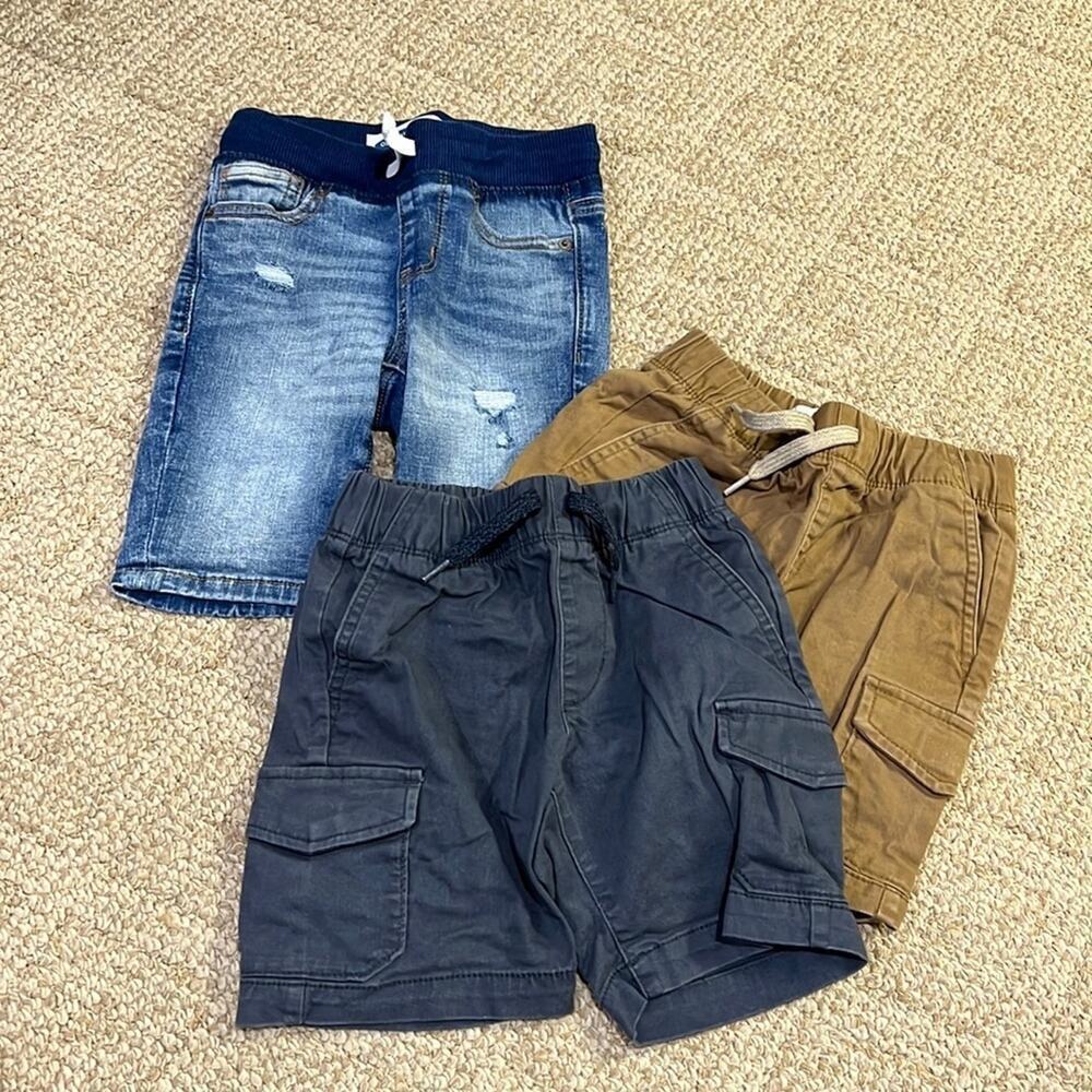 Old Navy XS/ 5 boys 3 piece shorts bundle